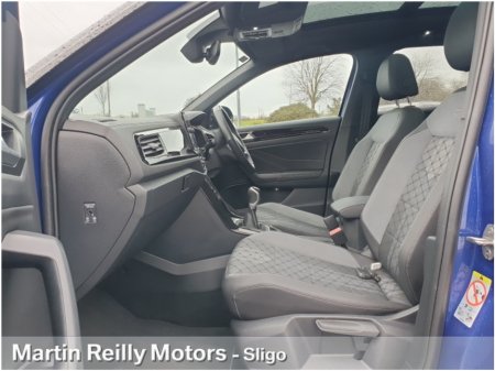 2025 Volkswagen T-Roc R-LINE 2.0 TDI 116Hp €38,445 thumbnail