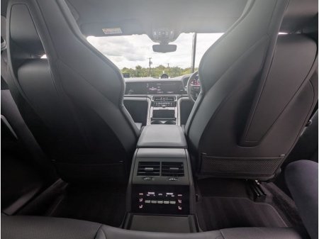 2025 Porsche Panamera Hybrid 4 - 4+1 Adaptive Cruise Control *ARRIVING SOON* €129,888 thumbnail