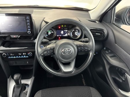 2023 Toyota Yaris Cross HYBRID LUNA €27,950 thumbnail