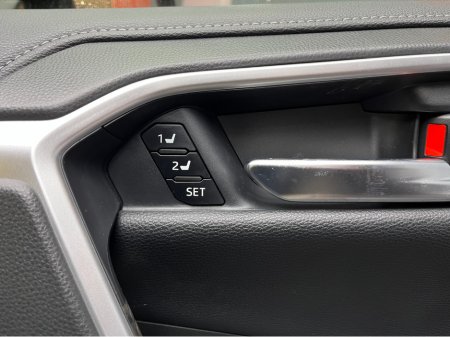 2020 Toyota Rav4 €30950! 2020 TOYOTA RAV4 HYBRID G 2.5 AUTOMATIC / CRUISE CONTROL / REVERSE CAMERA / ELECTRIC MEMORY & HEATED SEATS / HEATED STEERING WHEEL €30,950 thumbnail