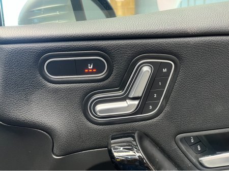 2019 Mercedes-Benz A Class €22950! 2019 MERCEDES-BENZ A CLASS A200D 2.0 AUTOMATIC / CRUISE CONTROL / REVERSE CAMERA / ELECTRIC MEMORY & HEATED SEATS / PADDLE SHIFTERS / APPLE CARPLAY €22,950 thumbnail