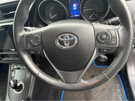2017 Toyota Auris HYBRID LUNA *Full Toyota Service History…AA Approved…Irish Car* €13,950 thumbnail
