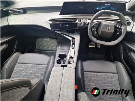 2025 Peugeot 5008 252 DEMO* BEV 73KWH * 210HP ALLURE * TRINITY MOTORS * €49,945