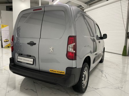 2024 Peugeot Partner  €15,995