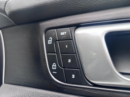 2023 Porsche Panamera 4 E-HYBRID SPORT TURISMO *Colossal Specification* €87,950 thumbnail