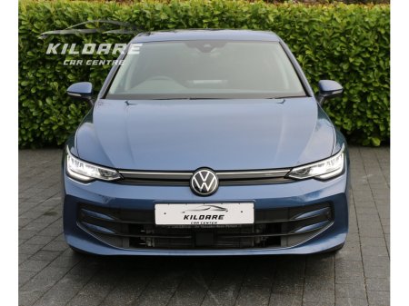 2025 Volkswagen Golf eTSI HYBRID AUTO €31,995 thumbnail