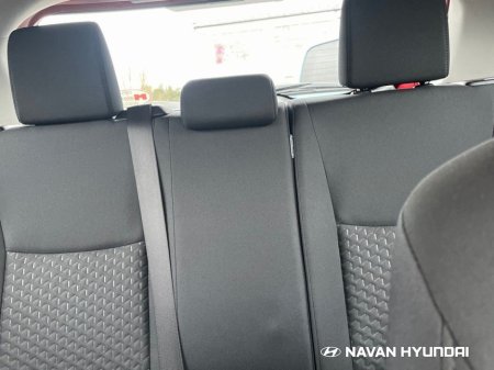 2024 Toyota Yaris Cross 1.5 Hybrid Luna thumbnail