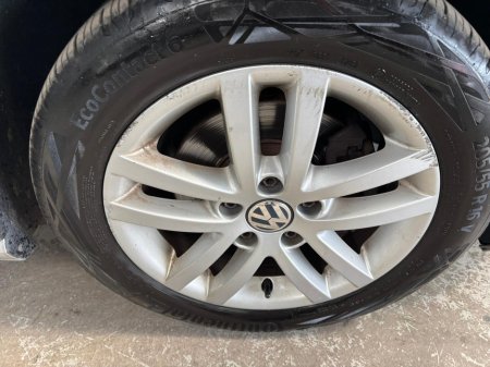 2016 Volkswagen Golf TRENDLINE 1.6 TDI D7F 110HP 5DR AUTO €11,750 thumbnail