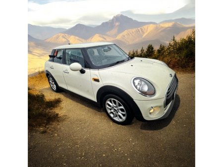 2016 MINI Hatch Cooper D €9,995