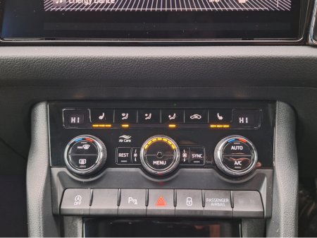 2023 Skoda Kodiaq 7S STYLE 2.0 TDI *High Spec/Black Leather/Heated Seats/Keyless Entry/Camera/Ambient Lighting* €43,950 thumbnail