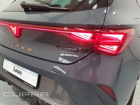 2025 SEAT Leon 2.0TDI 150hp Auto €38,945 thumbnail