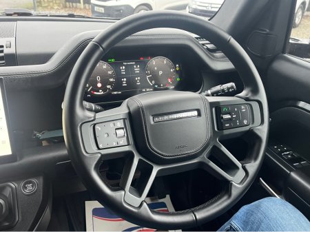 2025 Land Rover Defender HDTP XDYN HSE DM HARD TOP X-DYNAMIC €119,000 thumbnail