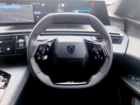 2025 Peugeot 5008 1.2 MHEV 145bhp E-DCS6 GT €53,995