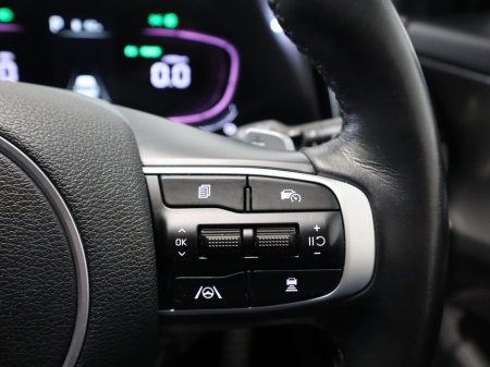 2024 Kia Sportage *31* GT-LINE PHEV 4X4 €38,900 thumbnail