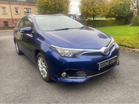 2015 Toyota Auris BUSINESS EDITION D- D-4D TOURING SPORTS €7,850