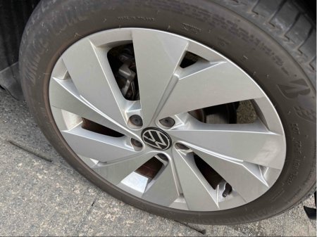 2021 Volkswagen Golf SUN ROOF**STYLE 1.5 ETSI  150BHP AUTOMATIC * 2 KEYS, 3 STAGE HEATED SEATS, DUAL ZONE CLIMATE CONTROL, APPLE CARPLAY//ANDROID AUTO, PARKING SENSORS FRONT & REAR, REAR VIEW CAMERA, AUTO LIGHTS, ISOFIX * €27,950