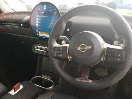 2025 MINI Hatch Sport Level 1 €43,995 thumbnail