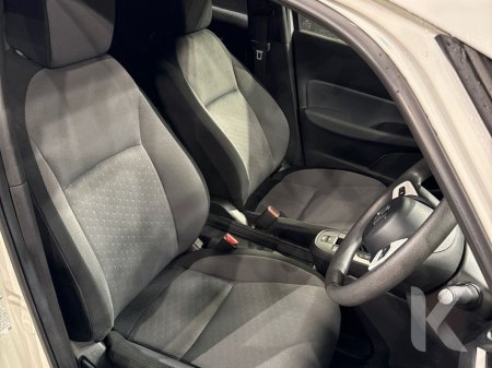 2020 Honda Fit 1.5 AUTOMATIC HYBRID - MULTI FUNCTION STEERING WHEEL - HEATING / AC CONTROLS - LANE ASSIST - REVERSE CAMERA €14,950 thumbnail