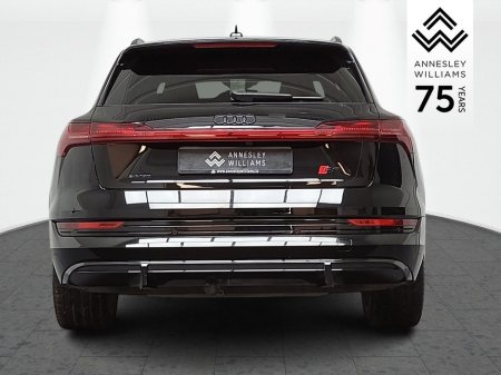 2022 Audi e-tron 55 quattro S Line €41,950 thumbnail