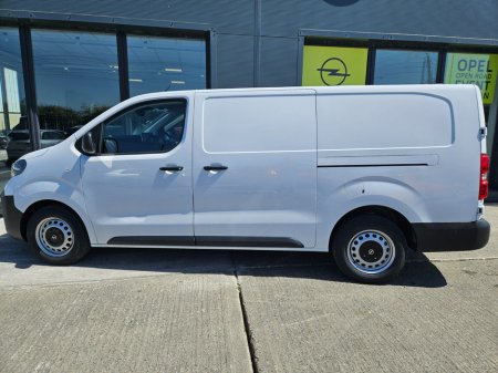 2025 Opel Vivaro  €25,950