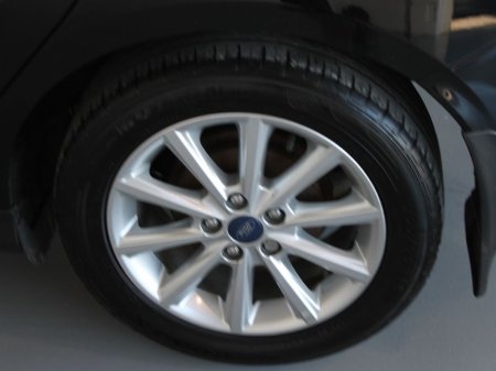 2017 Ford Focus Titanium1.5td 95PS 6SPD 4DR €12,250 thumbnail