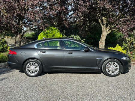 2015 Jaguar XF 2.2 D Luxury (163PS) €10,250