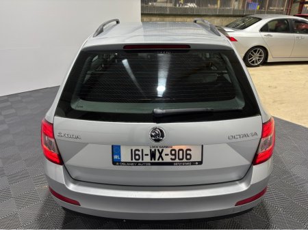 2016 Skoda Octavia 1.6 TDI 11 110HP 4DR COMBI AMBITION €9,950 thumbnail