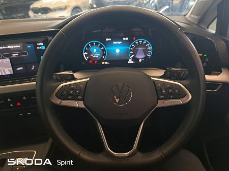 2023 Volkswagen Golf Life 1.0TSI 110bhp DSG M-HEV €26,950 thumbnail