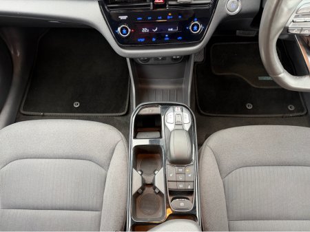 2022 Hyundai Ioniq PREMIUM EV//LOW MILEAGE//HYUNDAI SERVICE HISTORY//SIMI AND AA DEALER €15,900 thumbnail