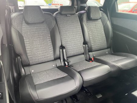 2025 Peugeot 5008 1.2 MHEV 145bhp E-DCS6 Allure €47,900 thumbnail