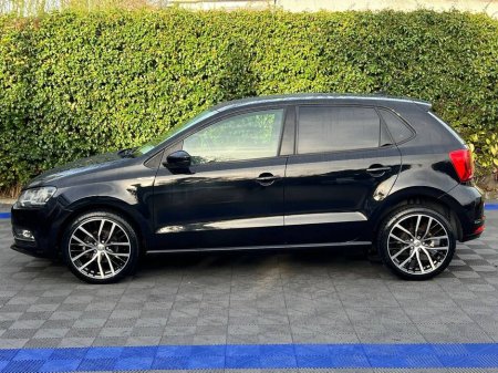 2017 Volkswagen Polo HIGHLINE R-LINE PACK 1.2 TSI // HEATED SEATS // REVERSE CAMERA // ADAPTIVE CRUISE CONTROL €14,900