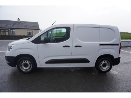 2023 Opel Combo KOMF L1H1-1.5 100PS D 3DR thumbnail