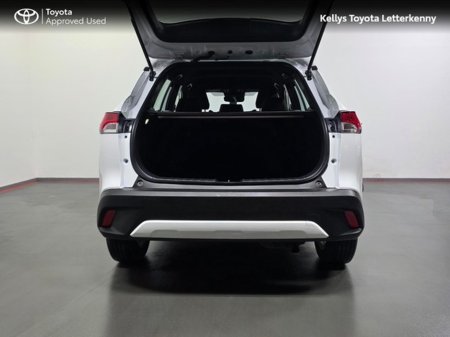 2025 Toyota Corolla Cross COROLLA CROSS 1.8 LUNA #174 €37,490 thumbnail