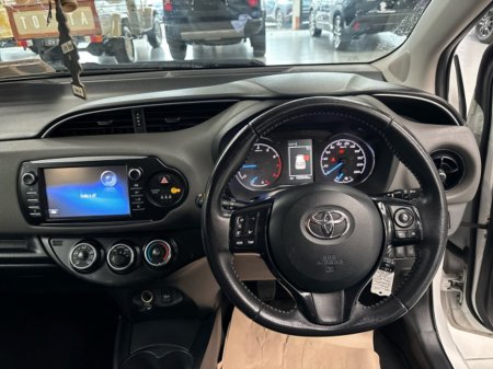 2017 Toyota Yaris 1.0 LUNA 4DR €13,750 thumbnail