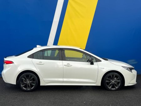 2020 Toyota Corolla 1.8 HYBRID // DIGITAL CLIMATE CONTROL // DIGITAL CLUSTER // ADAPTIVE CRUISE CONTROL €21,750