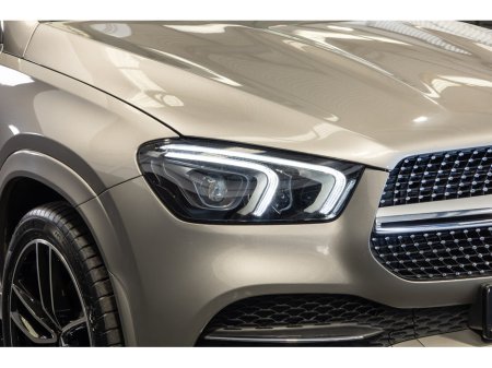 2019 Mercedes-Benz GLE Class GLE 300 d 4MATIC €49,950 thumbnail