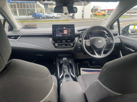 2023 Toyota Corolla 1.8 Hybrid Luna Saloon €22,475 thumbnail