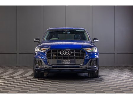 2023 Audi Q7 60 TFSI e Competition €71,950