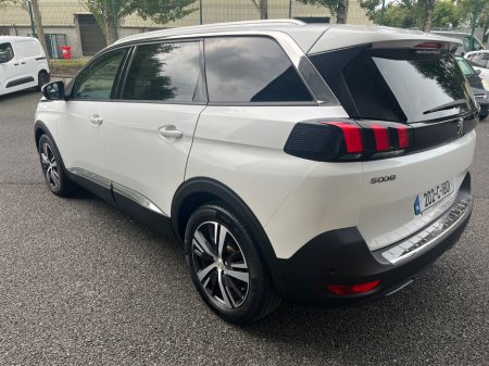 2020 Peugeot 5008  €29,900