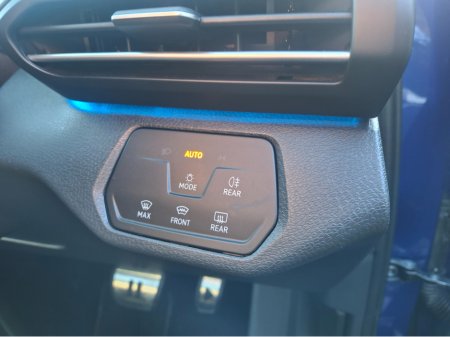 2021 Volkswagen ID.4 PRO 150 KW 1ST 5DR AUTO €22,250 thumbnail