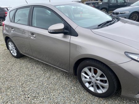 2015 Toyota Auris 1.4 Aura €10,950 thumbnail