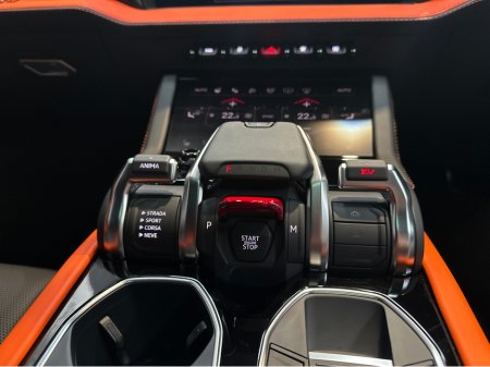 2025 Lamborghini Urus URUS S-E 4X4 V8 TWIN TURBO €359,950 thumbnail