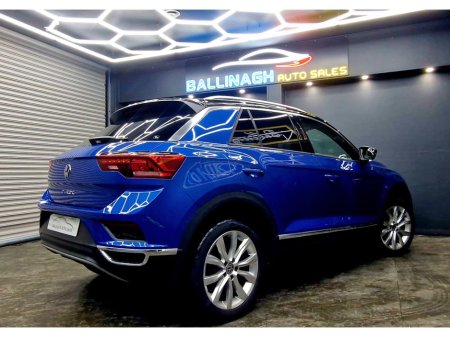 2022 Volkswagen T-Roc 2.0 TDI 150bhp Sport €29,950 thumbnail