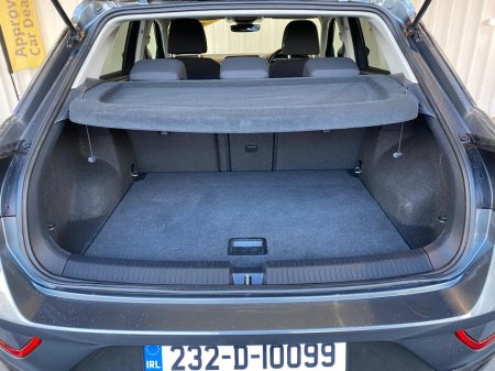 2023 Volkswagen T-Roc LIFE 1.0 TSI MANUAL 6SPEED FWD 110HP 5 €27,450 thumbnail