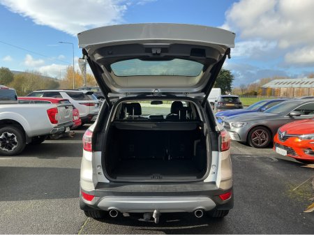 2017 Ford Kuga TITANIUM 2.0 TDCI 150PS FW FWD 4DR €12,995 thumbnail