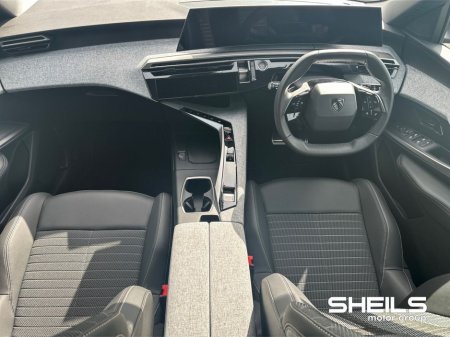 2025 Peugeot 5008 Electric 210BHP Allure 7 Seater €47,950