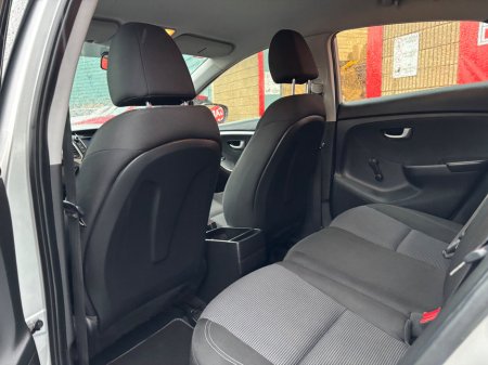 2014 Hyundai i30 1.4L Diesel Classic with Bluetooth €7,750 thumbnail