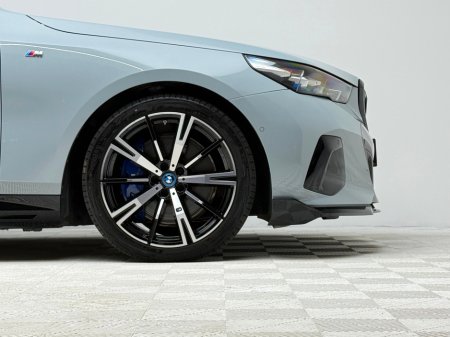 2024 BMW i5 40 M SPORT EDRIVE *PAN ROOF* €63,990 thumbnail