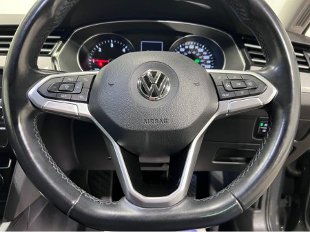 2020 Volkswagen Passat TDI SEL S-A 4DR AUTO €19,700 thumbnail