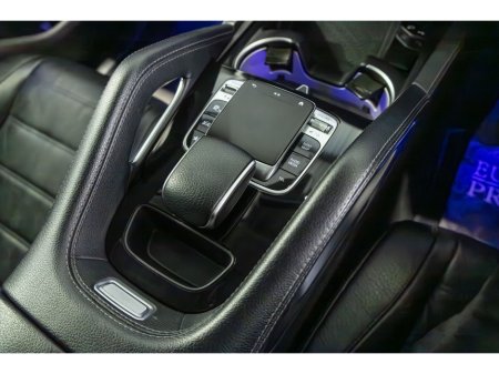 2019 Mercedes-Benz GLE Class GLE 300 d 4MATIC €49,950 thumbnail